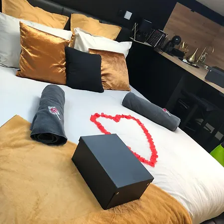 Hotel miłości Playroom Et Nuit Insolite